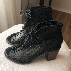 Black chunky heels - open toed